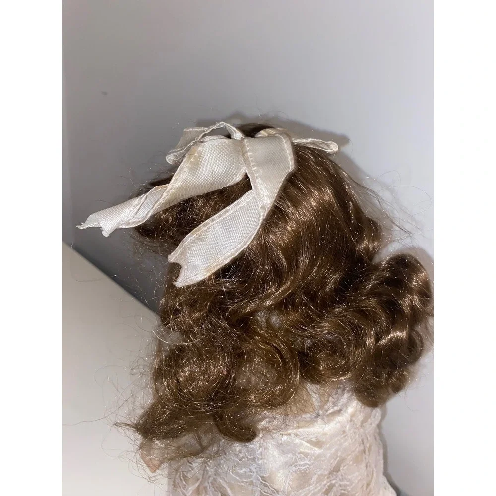 Porcelain Doll‎